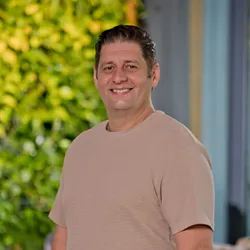 Sebastian Ion